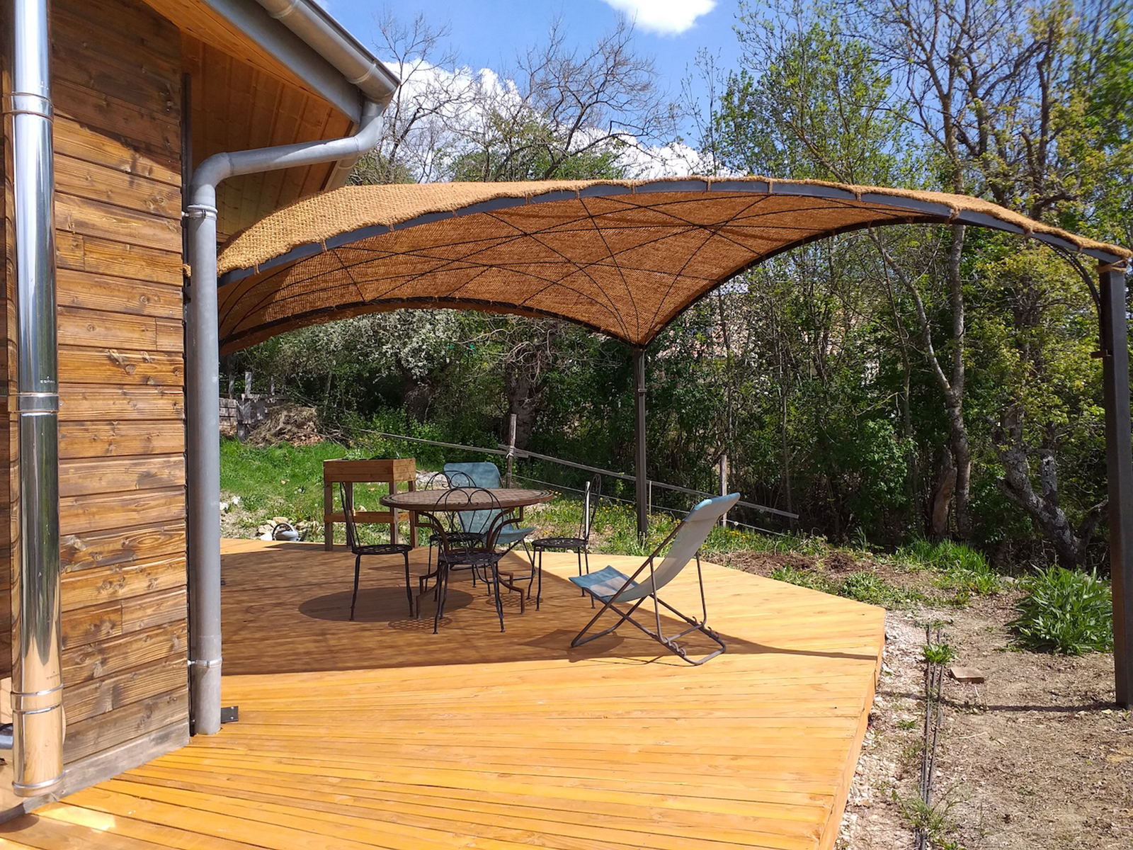 Ombrière coco sur mesure pour pergola personnalisée