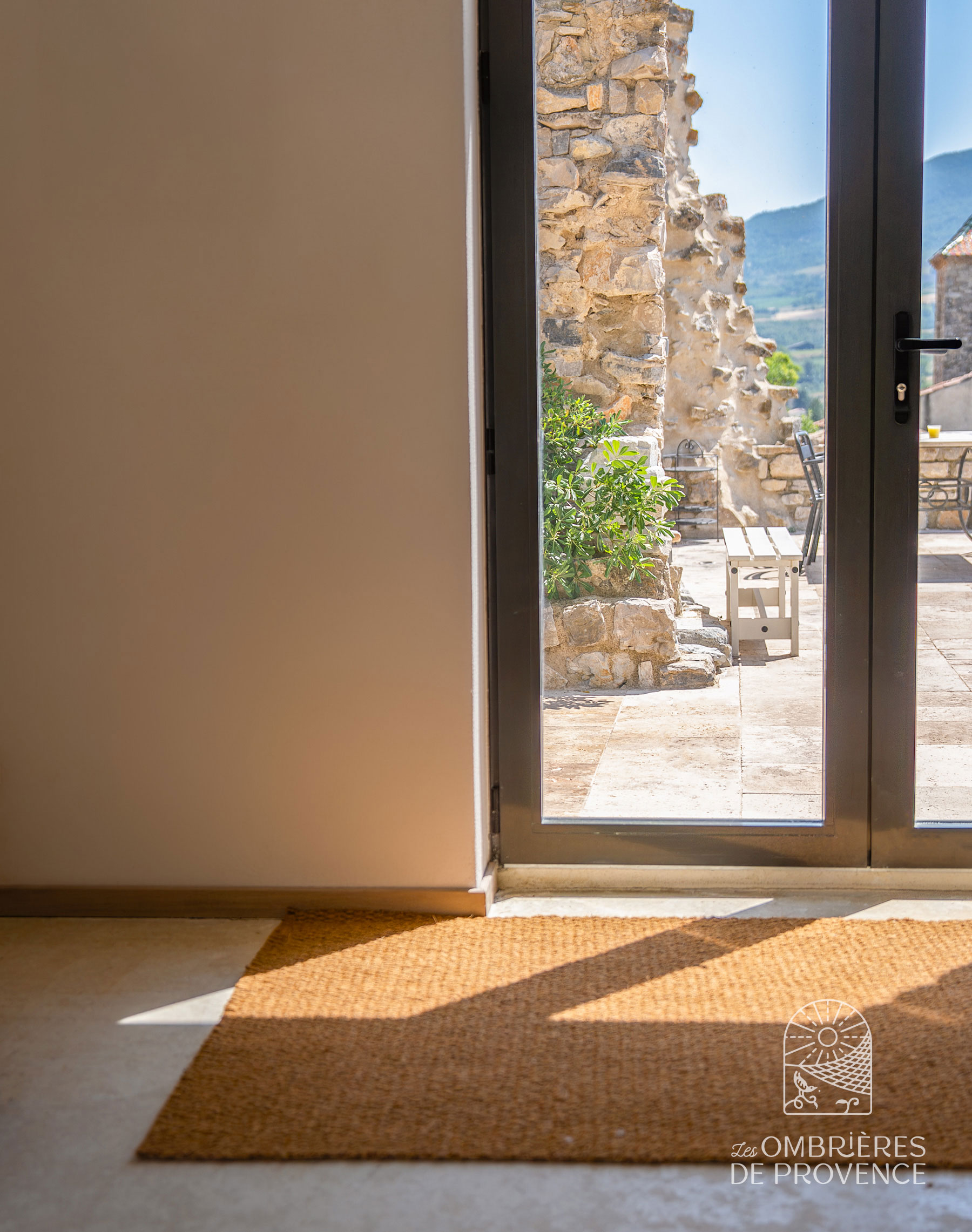 Coco latex entrée de maison