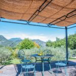 1-pergola-robusta-traverse-espacee-vue-ensemble-INNOV-FR