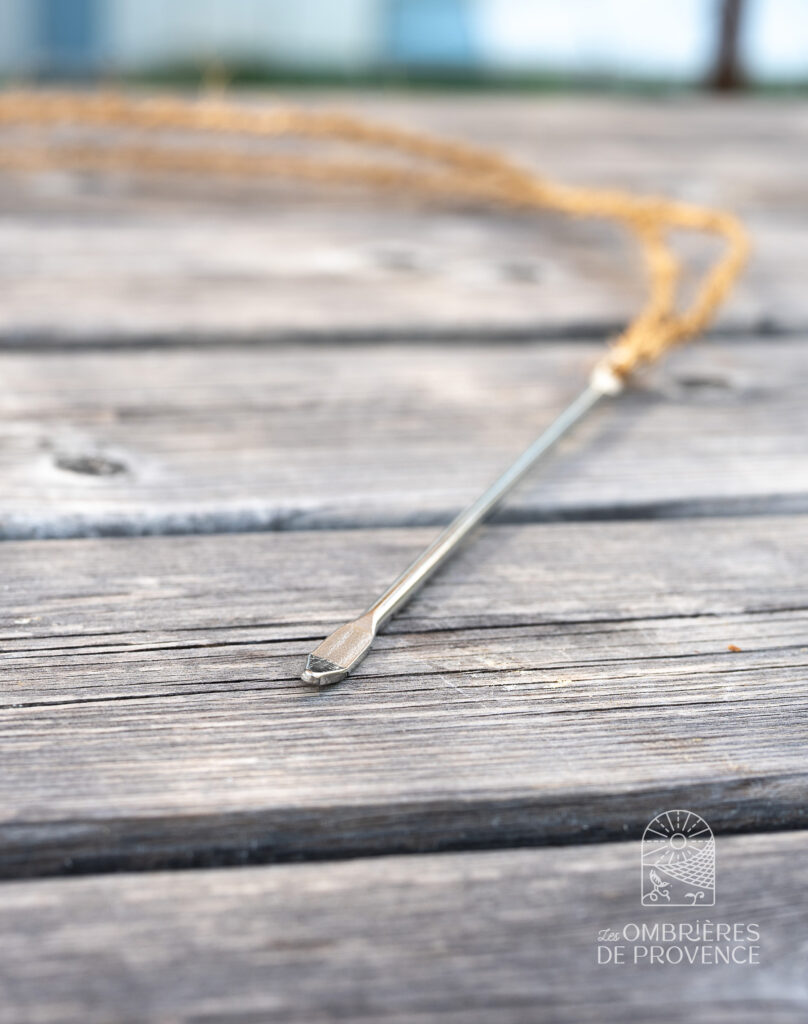 Stainless steel needle for coconut fiber