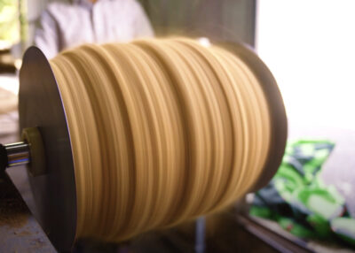 Le tissage de la fibre de coco est indissociable du Kerala. C'est là que se trouvent les matières premières, les traditions, les gestes transmis depuis des générations, et les communautés qui en vivent.