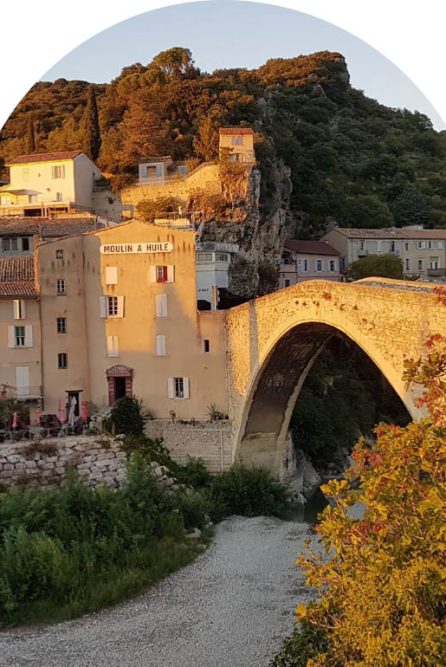Nyons et son pont Roman